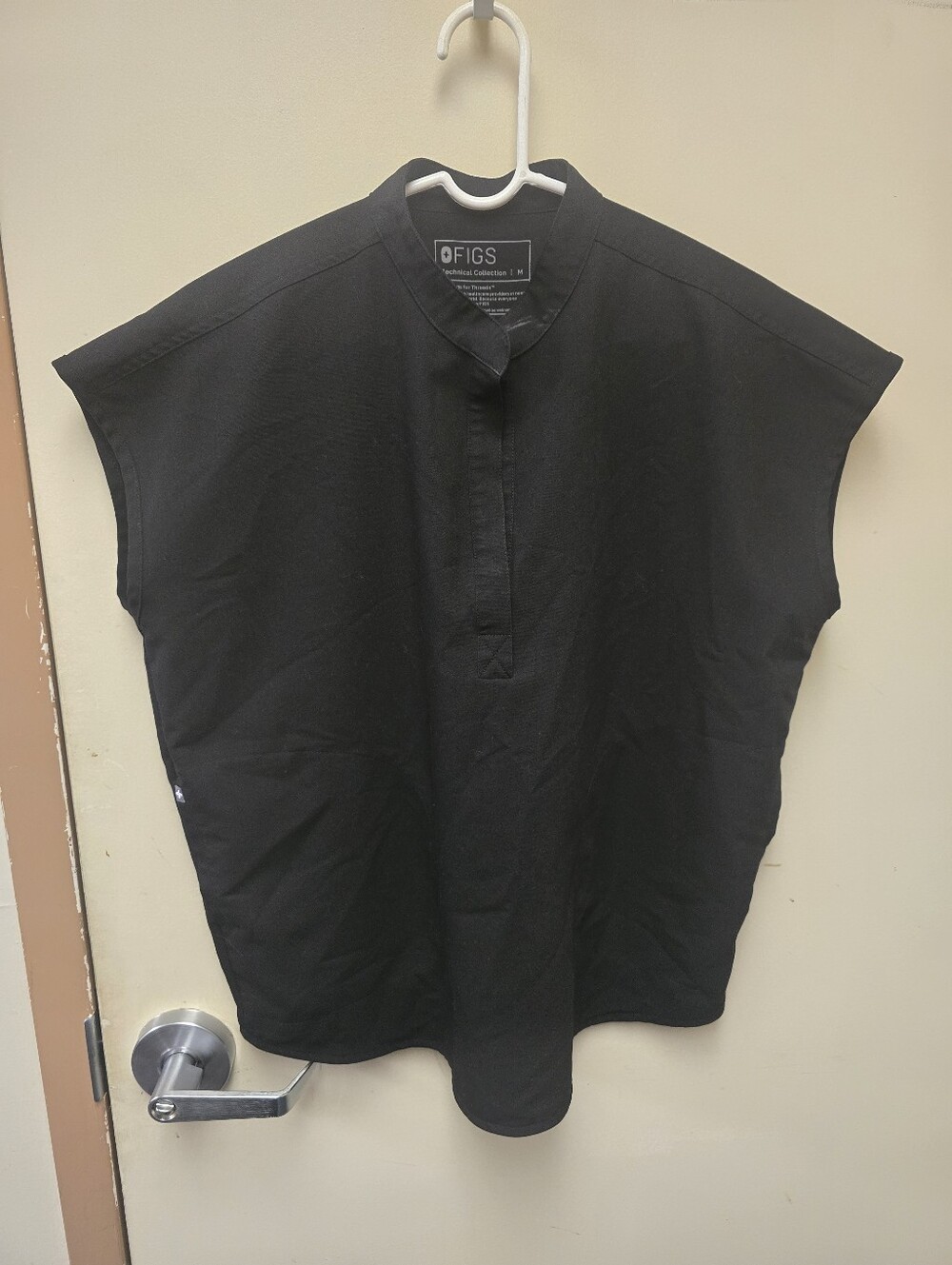 FIGS Black Short-Sleeve Scrub Top
